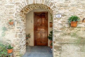 Exterior detail - Holiday Home "Gigina" with Private Terrace (Stazzema)