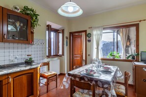 Dining - Holiday Home "Gigina" with Private Terrace (Stazzema)