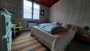 3 bedrooms - Holiday Home 'Maison De Village Avec Jardin' with Private Terrace (Saint trojan les bains)