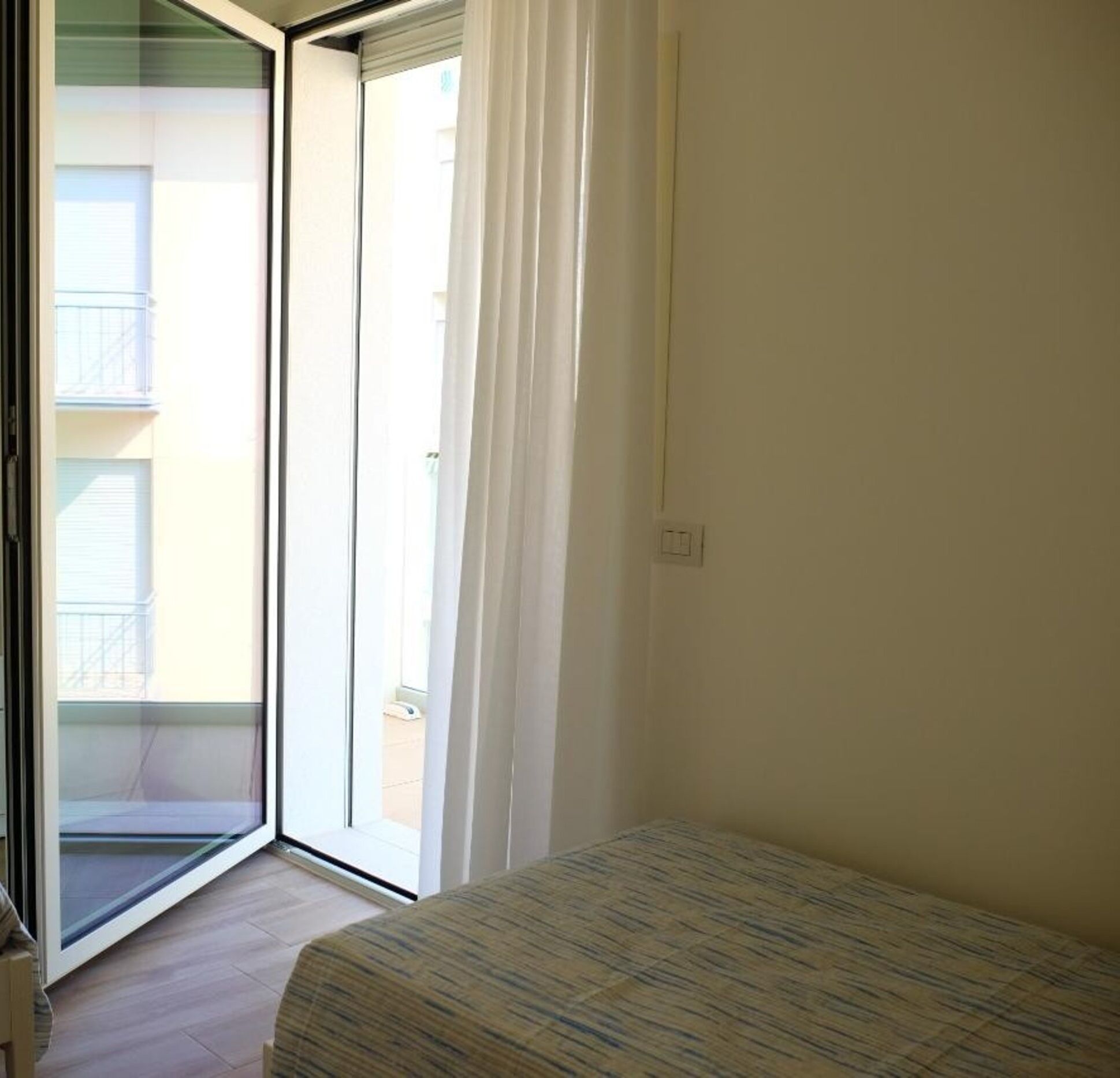 2 chambres, fer et planche à repasser, draps fournis