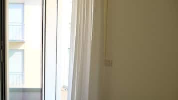 2 chambres, fer et planche Ă repasser, draps fournis