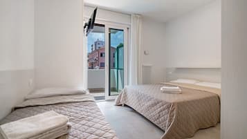 2 bedrooms, iron/ironing board, bed sheets