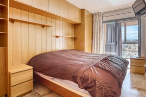 1 chambre, fer et planche à repasser, Wi-Fi gratuit, draps fournis