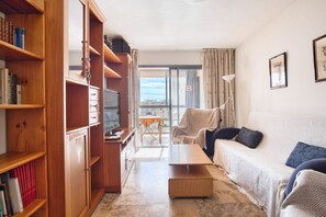 TV - Apartment 'Las Terrazas' with Sea View, Wi-Fi and Air Conditioning (Villajoyosa)