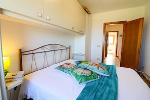 1 chambre, fer et planche à repasser, Wi-Fi gratuit, draps fournis