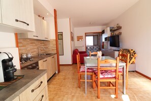 Kühlschrank, Ofen, Herdplatte, Geschirrspüler