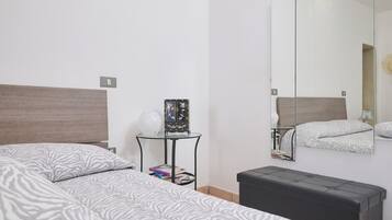 1 chambre, fer et planche Ă repasser, Wi-Fi, draps fournis