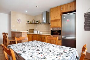 Dining - Apartment 'Villa Azorin Conil Solo Familias' with Wi-Fi and Air Conditioning (Conil de la Frontera)