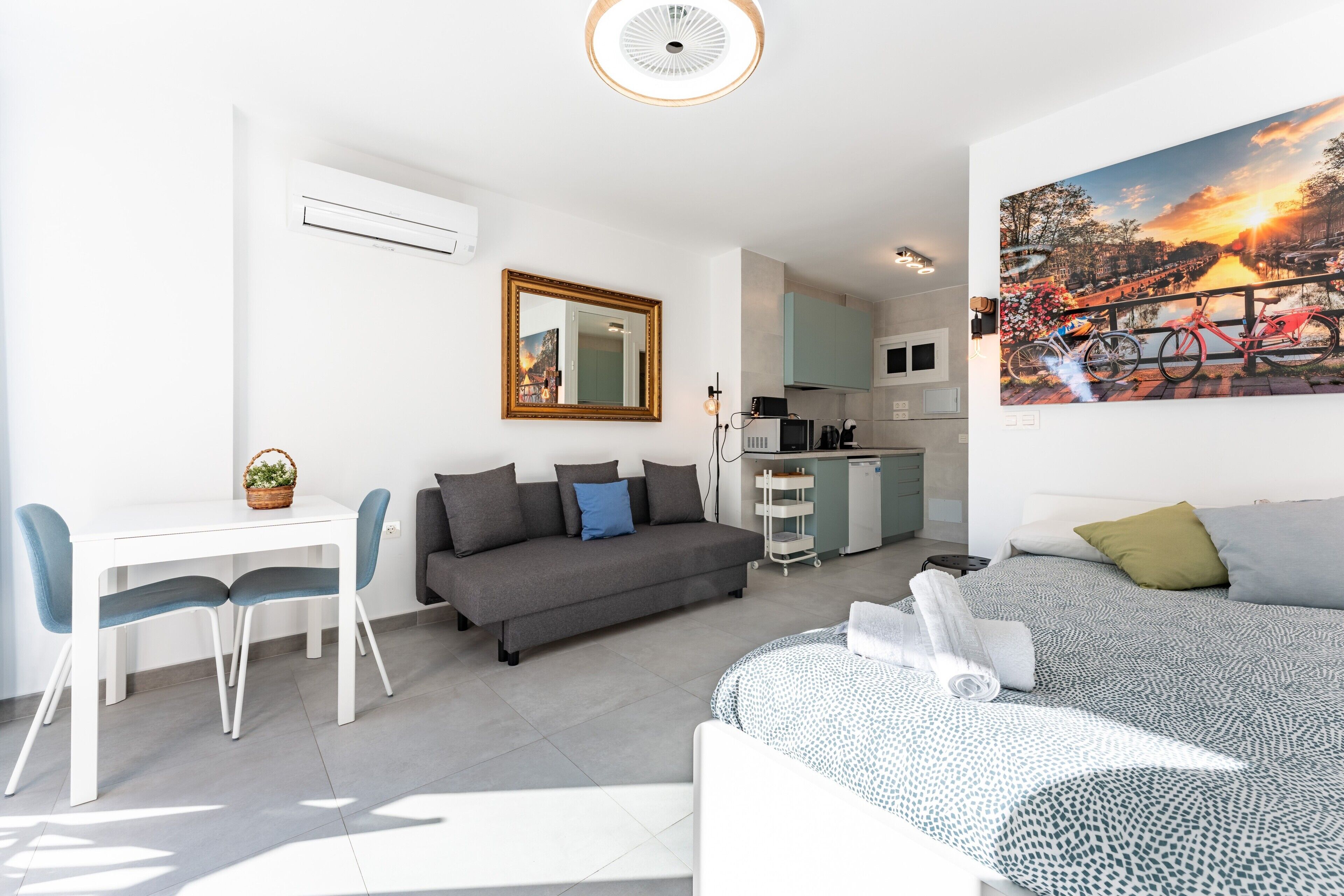 Iron/ironing board, free WiFi, bed sheets