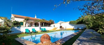 Maison de vacances 'Rota Do Viajante' avec piscine privée, Wi-Fi et climatisation