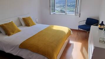 3 habitaciones, tabla de planchar con plancha y wifi gratis