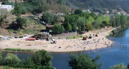 Appartement 'Retiro Do Viajante' avec vue sur les montagnes, Wi-Fi et climatisation
