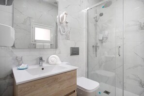 Shower, towels - Pink Sea, Free Parking (Nazaré)