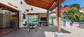 Vacation Home 'Villa Alma' with Mountain View, Private Terrace and Private Garden