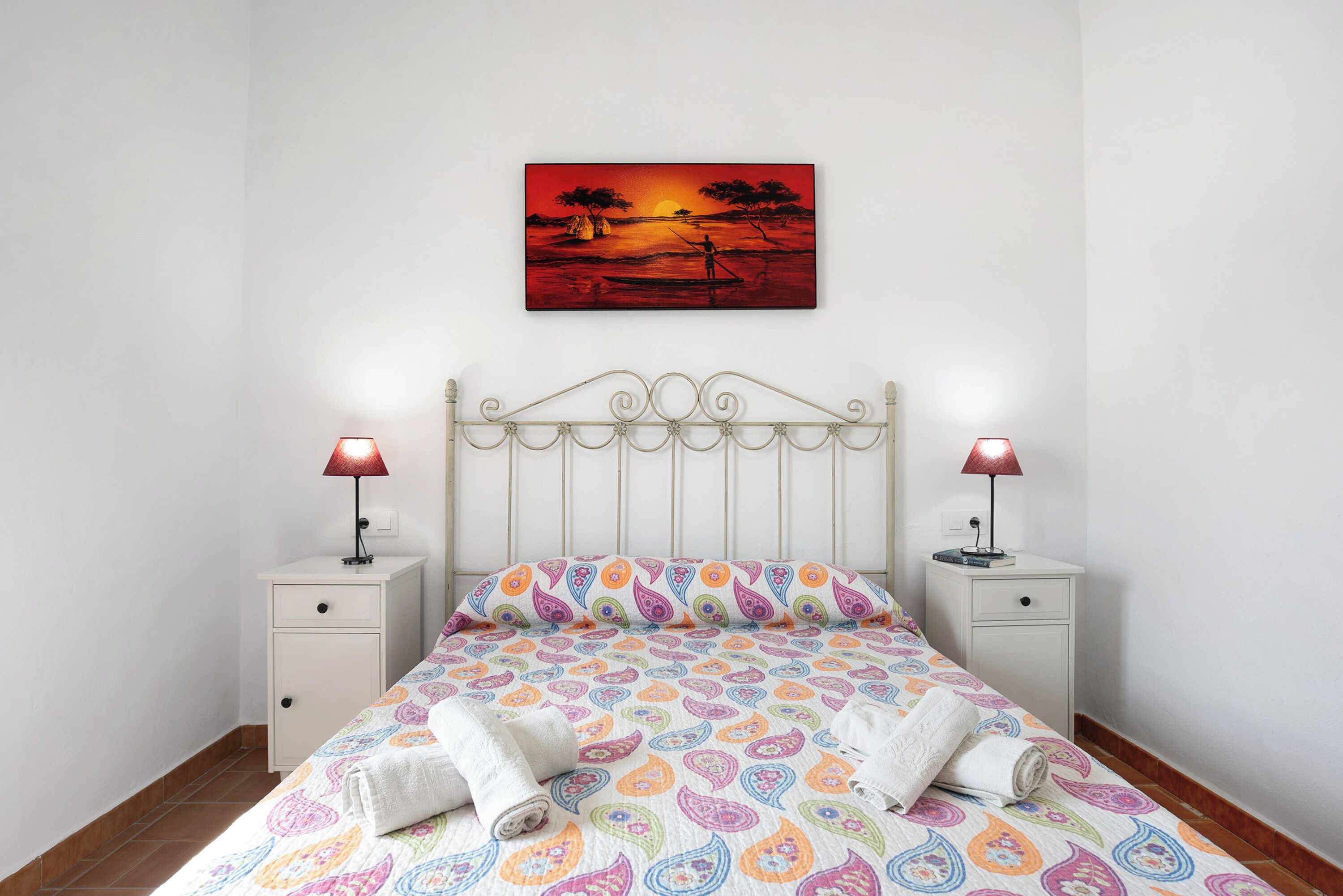 3 dormitorios, tabla de planchar con plancha, wifi gratis y ropa de cama