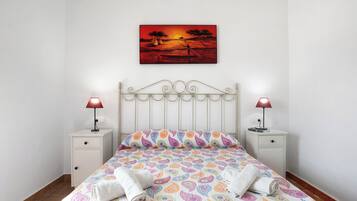 3 dormitorios, tabla de planchar con plancha, wifi gratis y ropa de cama