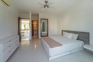 2 Schlafzimmer, Zimmersafe, Bügeleisen/Bügelbrett, WLAN