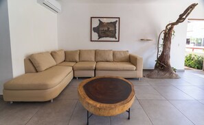 Smart TV - Penthouse in Downtown of Playa, five blocks to the beach (Playa del Carmen)