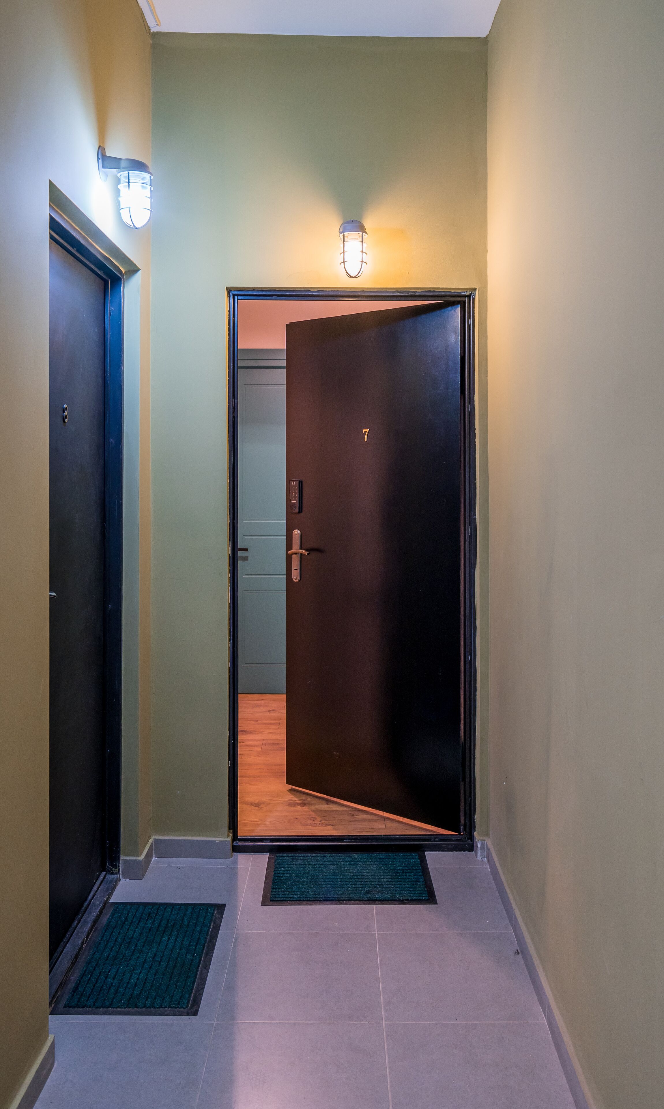 المنشأة من الداخل