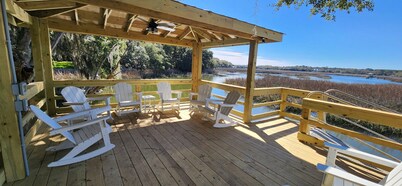 Discover 5 Acres of Secluded Luxury on the Marsh and Close to the Beach: Edisto