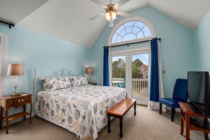 3 slaapkamers, een strijkplank/strijkijzer, gratis wifi, beddengoed