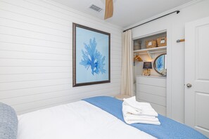 1 chambre, fer et planche à repasser, Wi-Fi gratuit, draps fournis