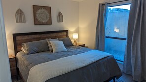 2 chambres, fer et planche à repasser, lit parapluie, Wi-Fi gratuit