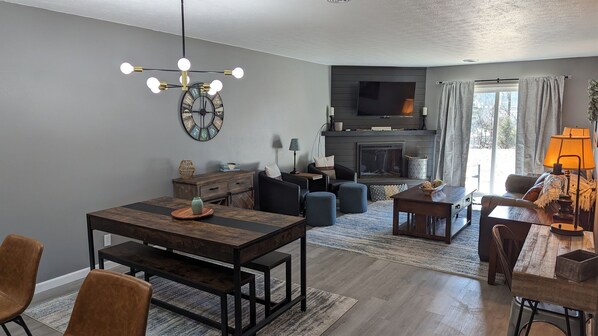 TV connectée, cheminée