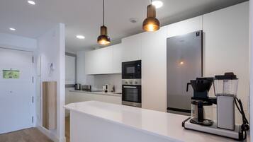 Køleskab, mikrobølgeovn, ovn, opvaskemaskine