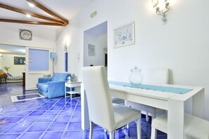 Dining - My Home Carlo III Square (Napoli)