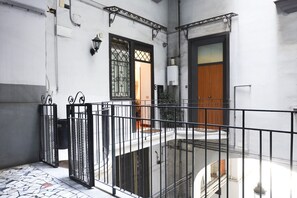 Exterior - GuestHost - Chiaia Sea View Gem Apartment (Napoli)