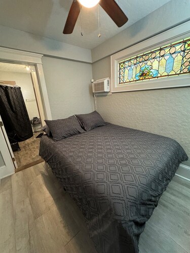 TINY unit in cottage in the middle of Downtown