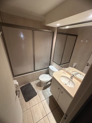 Haartrockner, Seife, Toilettenpapier