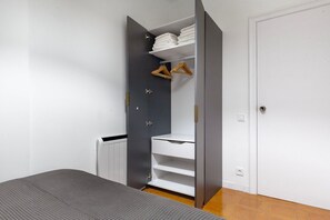 3 dormitorios, tabla de planchar con plancha, wifi y ropa de cama