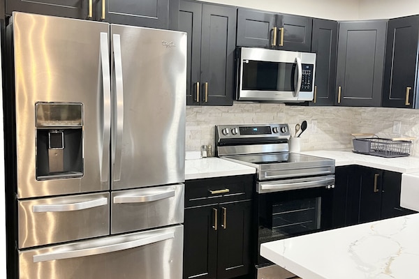 Mikrobølgeovn, ovn, kogeplade, opvaskemaskine