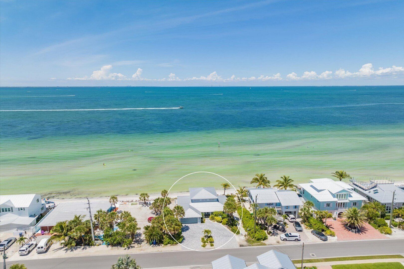 Manatee Bay: Bayfront! Private Beach on Tampa Bay with Stunning Views