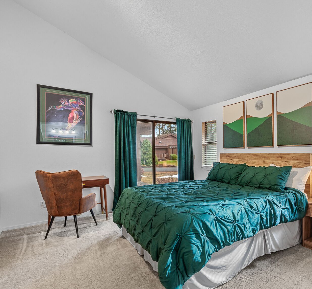 2 habitaciones, escritorio, tabla de planchar con plancha y wifi gratis 