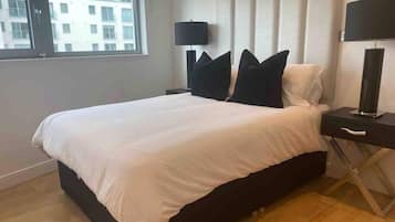 2 bedrooms, iron/ironing board, travel cot, WiFi