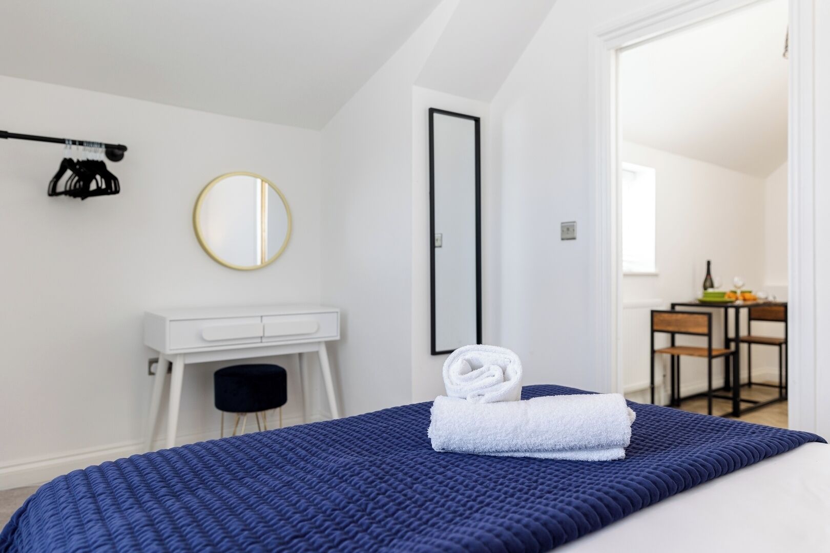 1 soverom, skrivebord, strykejern/-brett og wi-fi