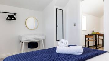 1 bedroom, desk, iron/ironing board, WiFi