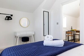 1 chambre, bureau, fer et planche à repasser, Wi-Fi