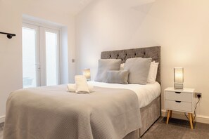 1 chambre, bureau, fer et planche à repasser, Wi-Fi