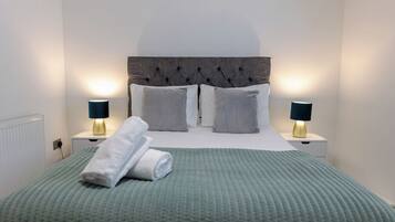 1 slaapkamer, een strijkplank/strijkijzer, wifi, beddengoed