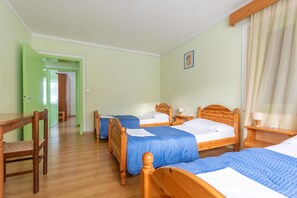 3 bedrooms, bed sheets