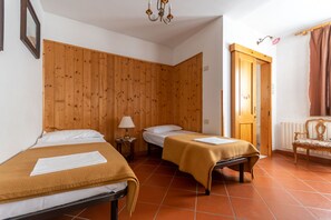 3 bedrooms, free WiFi, bed sheets
