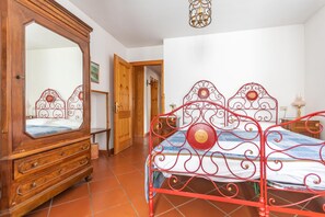 3 bedrooms, free WiFi, bed sheets