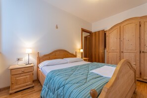 1 室のベッドルーム、WiFi (無料)、ベッドシーツ