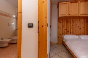 淋浴设施、毛巾