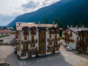 Esterni