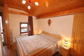 2 bedrooms, free WiFi, bed sheets - Casa Katia (Falcade)